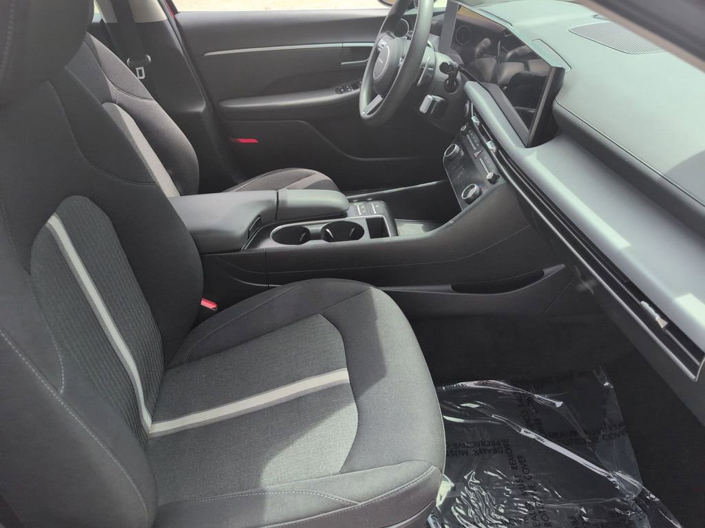 Used 2025 Hyundai Sonata SEL FWD image 30