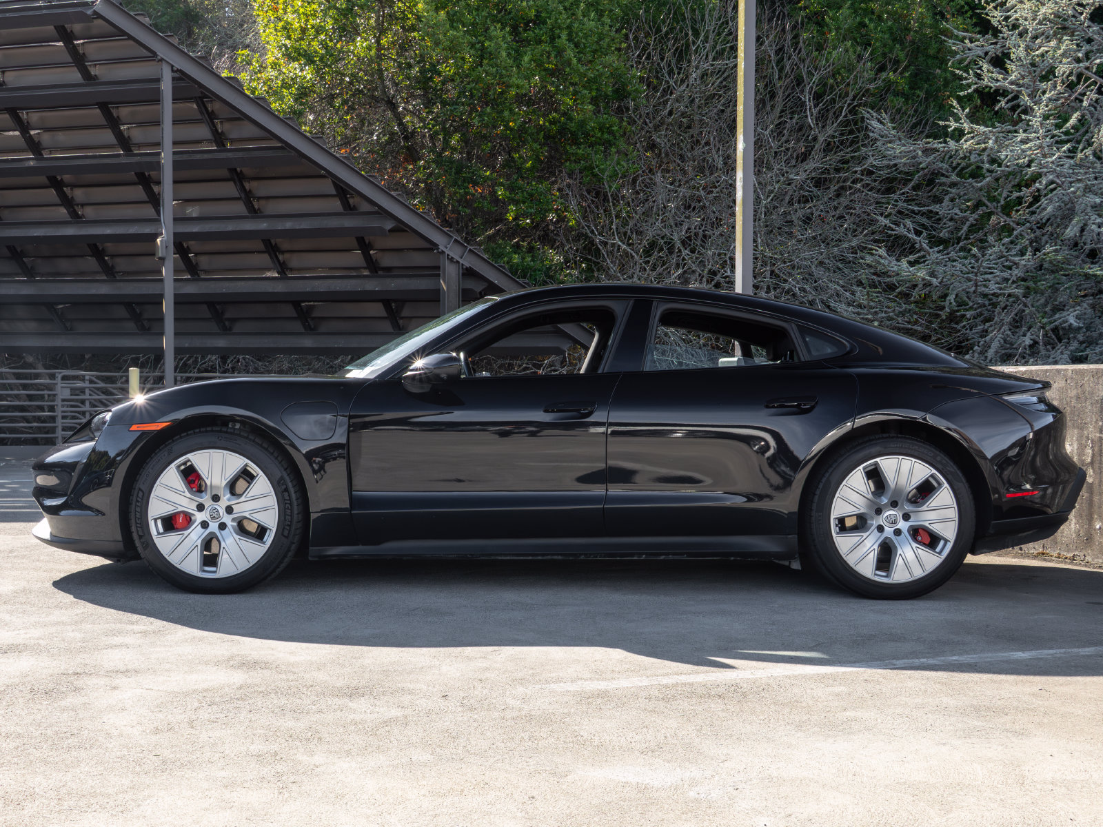 Used 2021 Porsche Taycan 4S AWD/4WD image 2