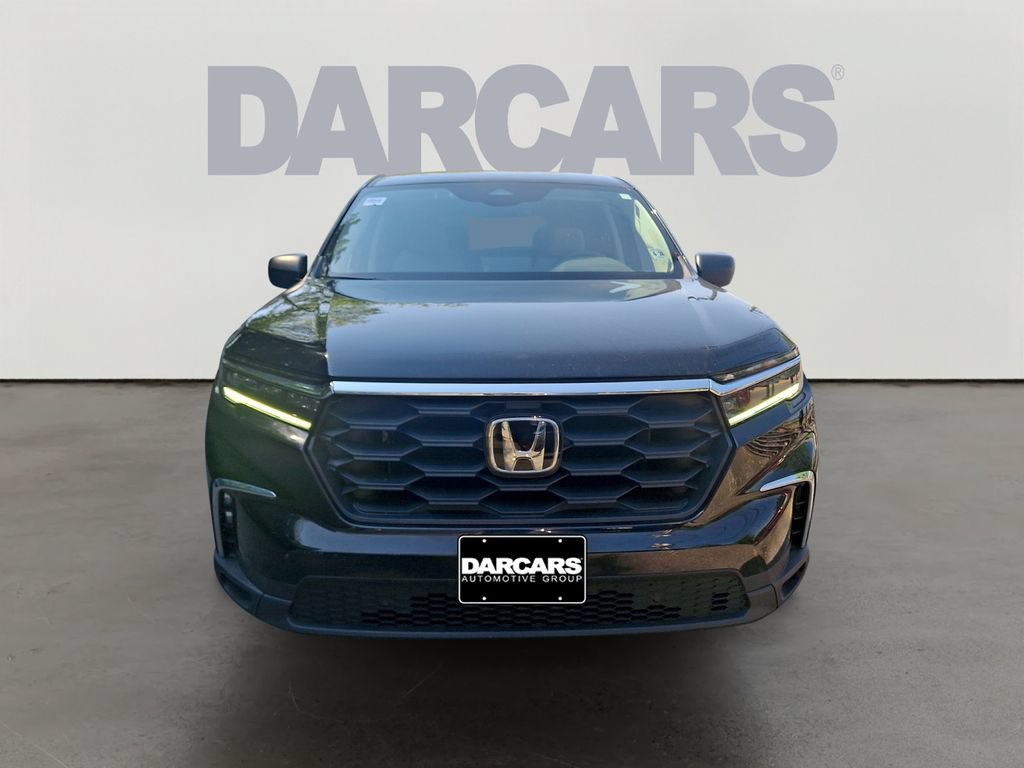 Used 2023 Honda Pilot LX image 2