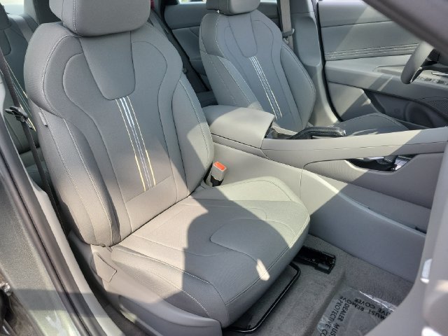 New 2026 Hyundai Elantra Sport FWD image 21