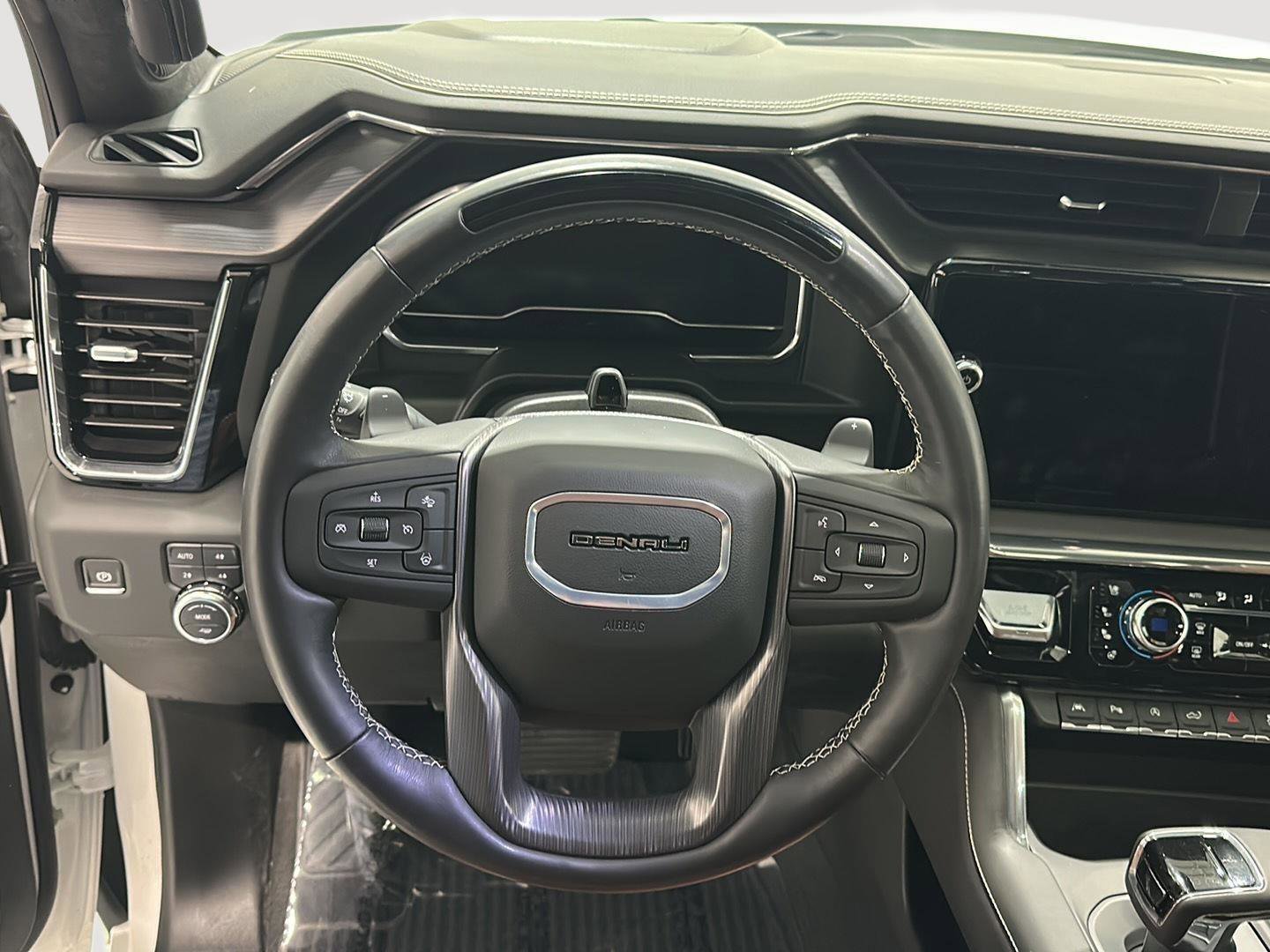 Used 2024 GMC Sierra 1500 Denali Ultimate image 10