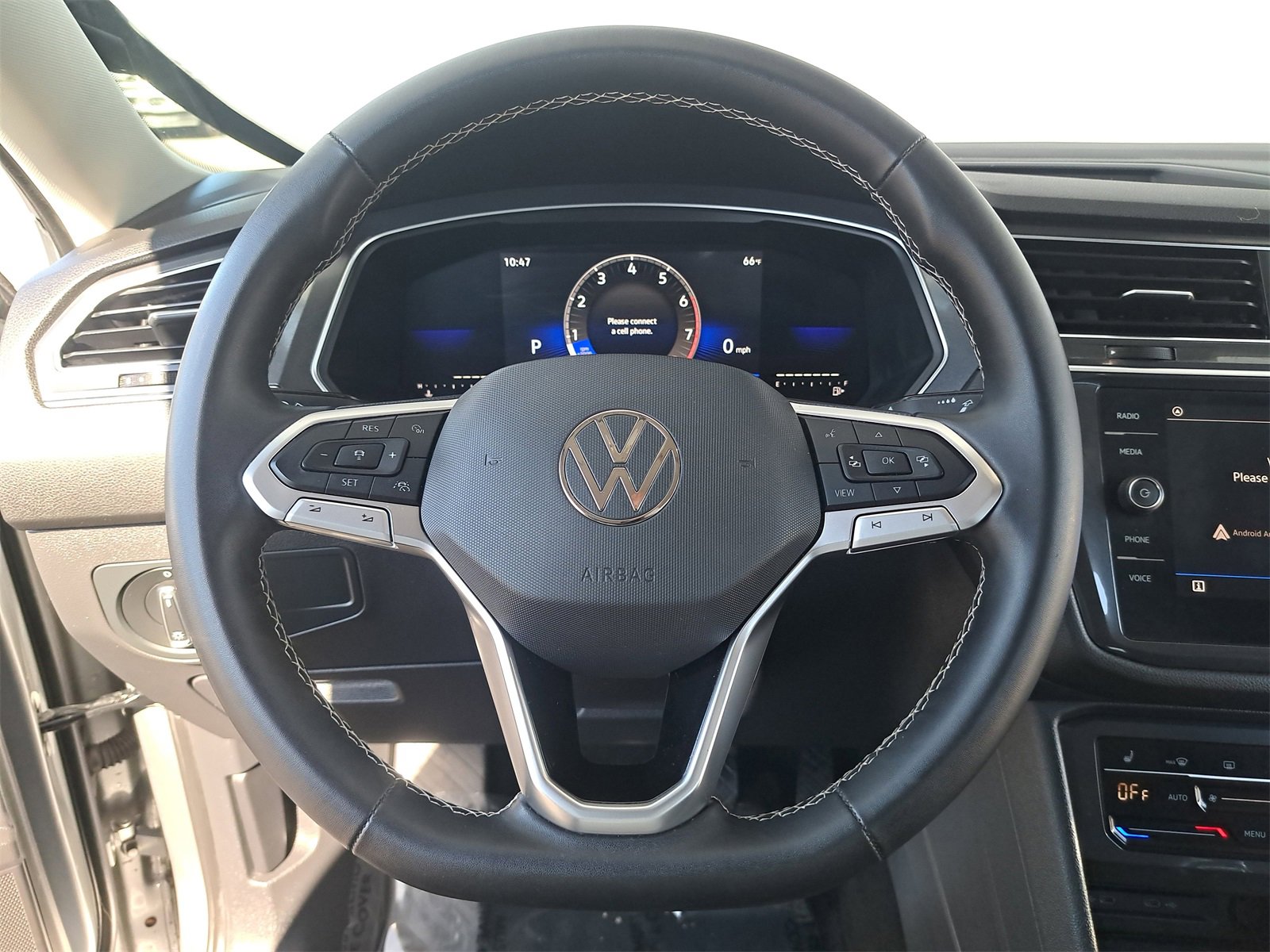 Used 2022 Volkswagen Tiguan SE image 20