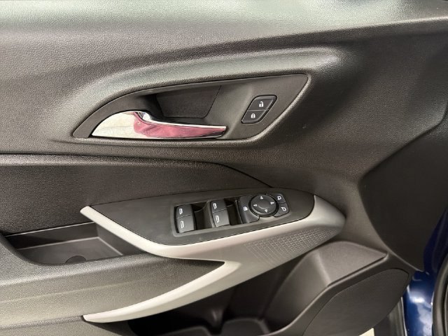 Certified 2024 Chevrolet Trax LS w/ LS Convenience Package FWD image 21