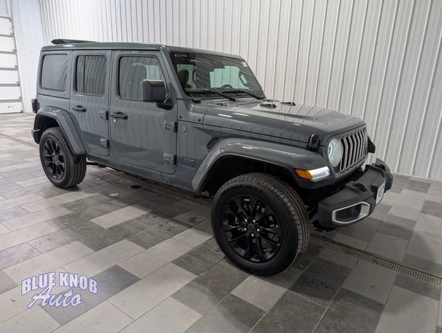 Used 2025 Jeep Wrangler Unlimited Sahara w/ Safety Group AWD/4WD image 5