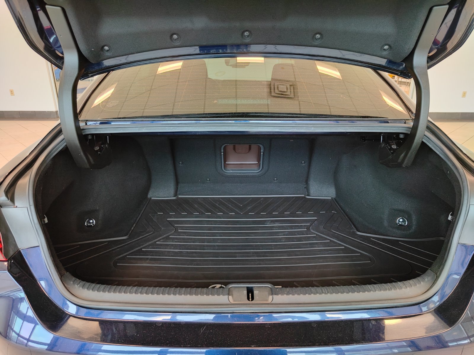 Used 2019 Lexus ES 300h w/ Premium Package FWD image 31