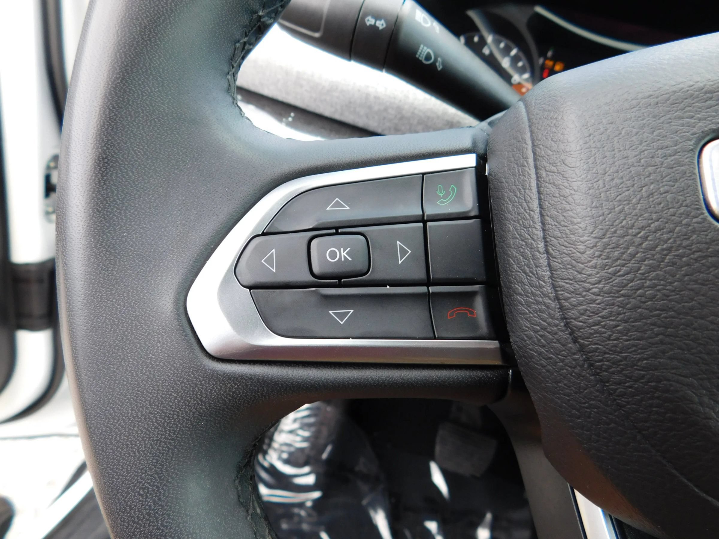Used 2024 Jeep Compass Latitude AWD/4WD image 23
