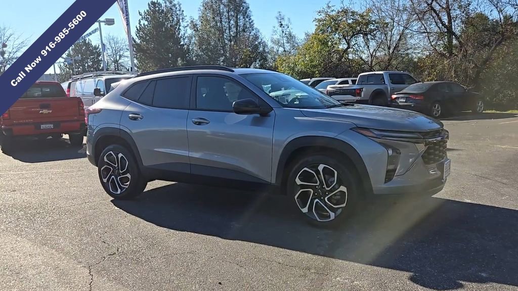 New 2026 Chevrolet Trax RS w/ Sunroof Package image 3