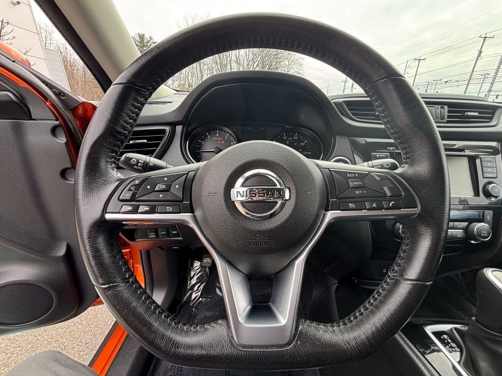 Used 2018 Nissan Rogue SV image 6