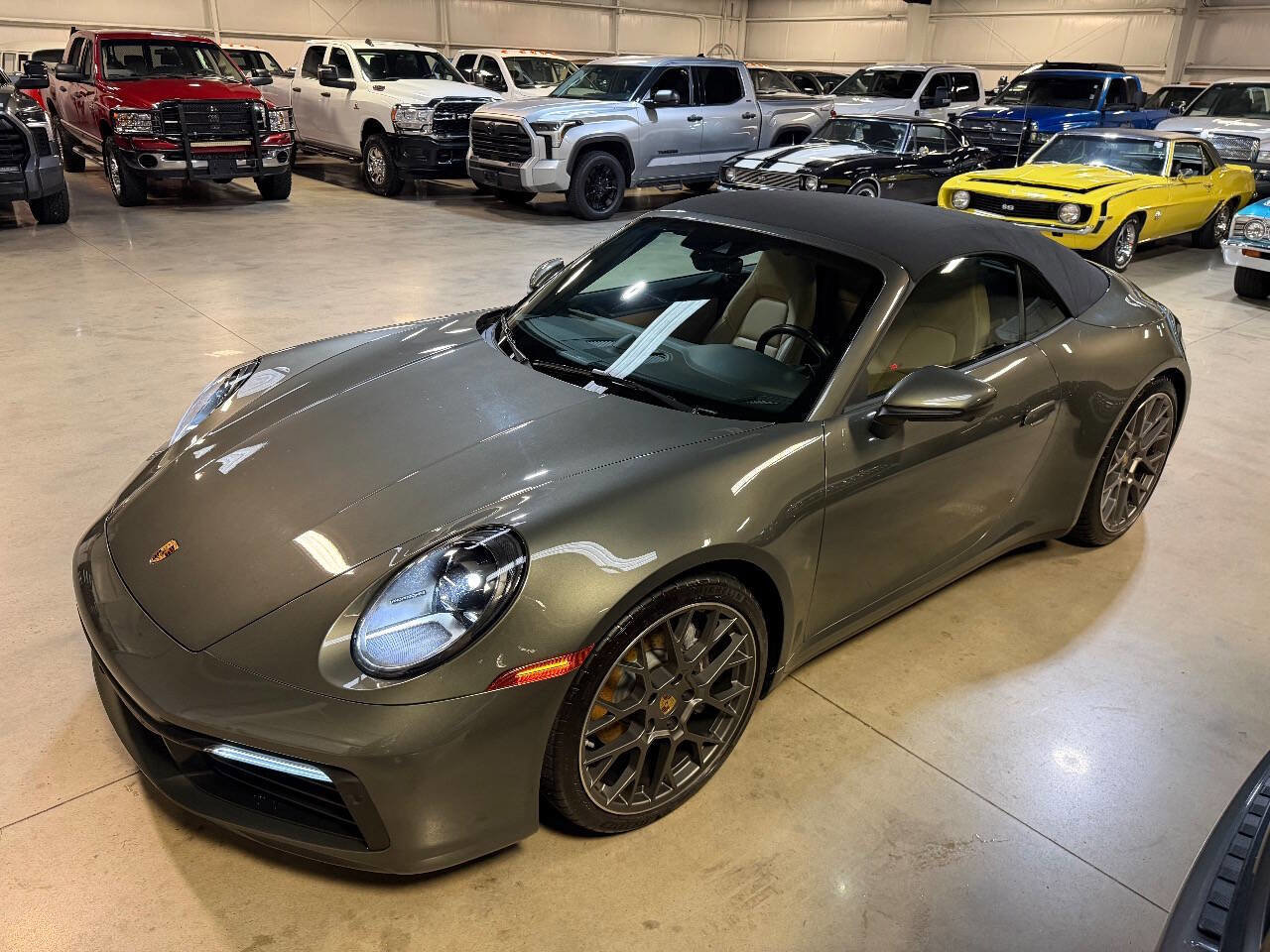 Used 2023 Porsche 911 Carrera image 9