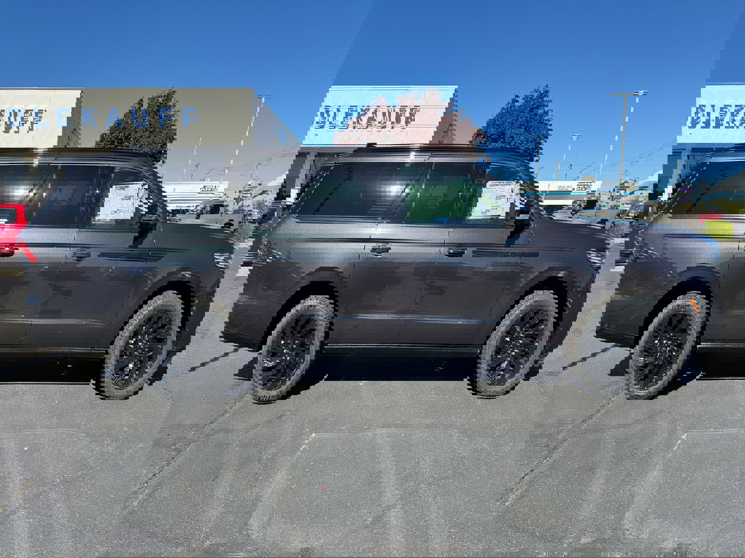 New 2025 Lincoln Navigator L Reserve w/ Jet Appearance Package image 3