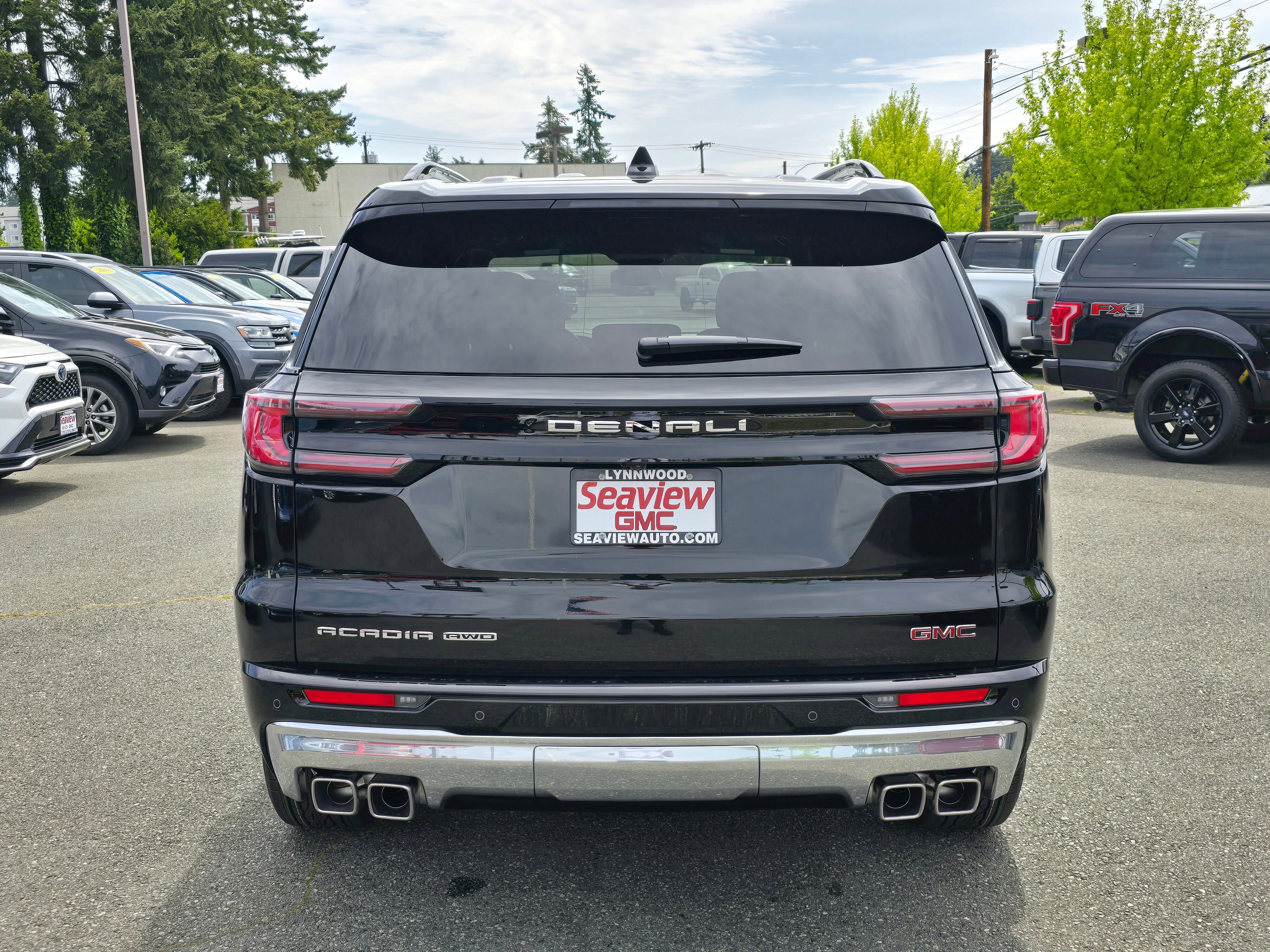 New 2025 GMC Acadia Denali image 6