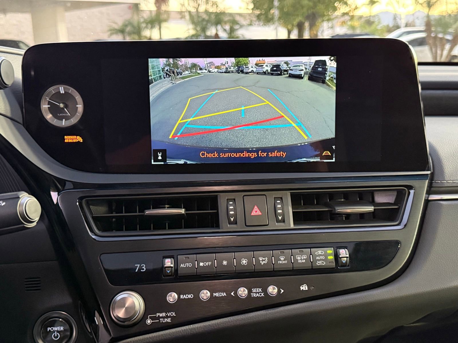 Used 2025 Lexus ES 300h w/ Premium Package image 29