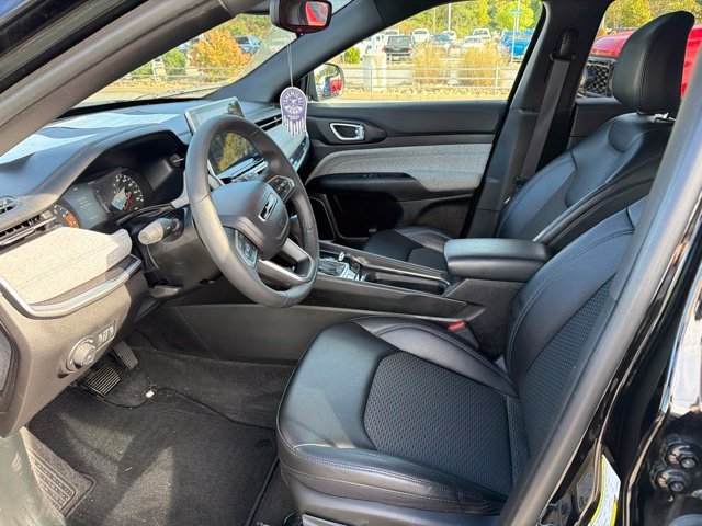 Used 2024 Jeep Compass Latitude AWD/4WD image 12