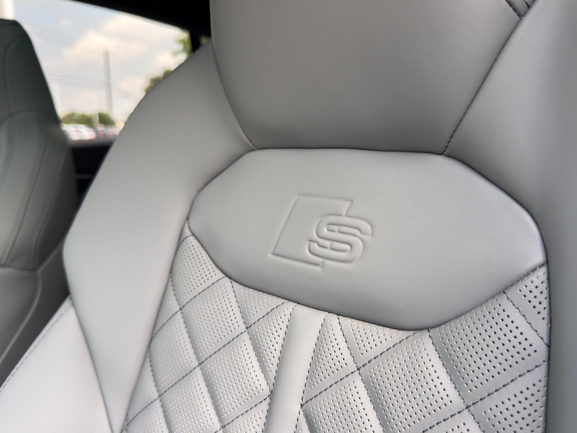 New 2026 Audi SQ8 Premium Plus AWD/4WD image 14