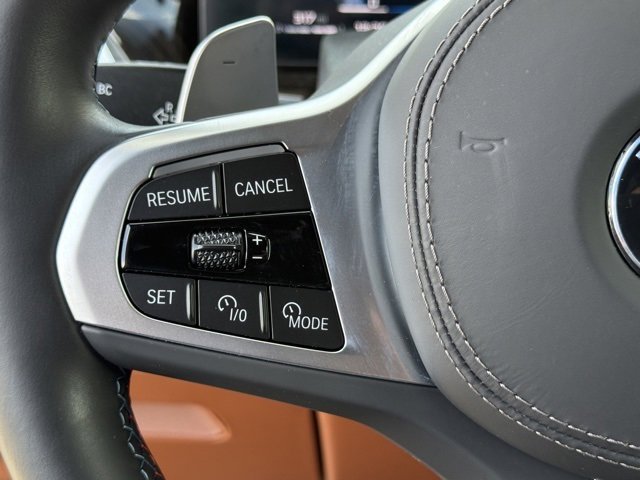 Used 2025 BMW X7 M60i image 23