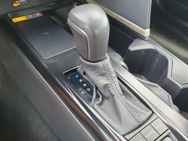 Used 2025 Toyota Camry SE FWD image 34
