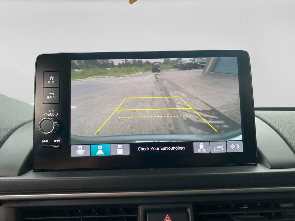Used 2025 Honda Pilot Touring image 16