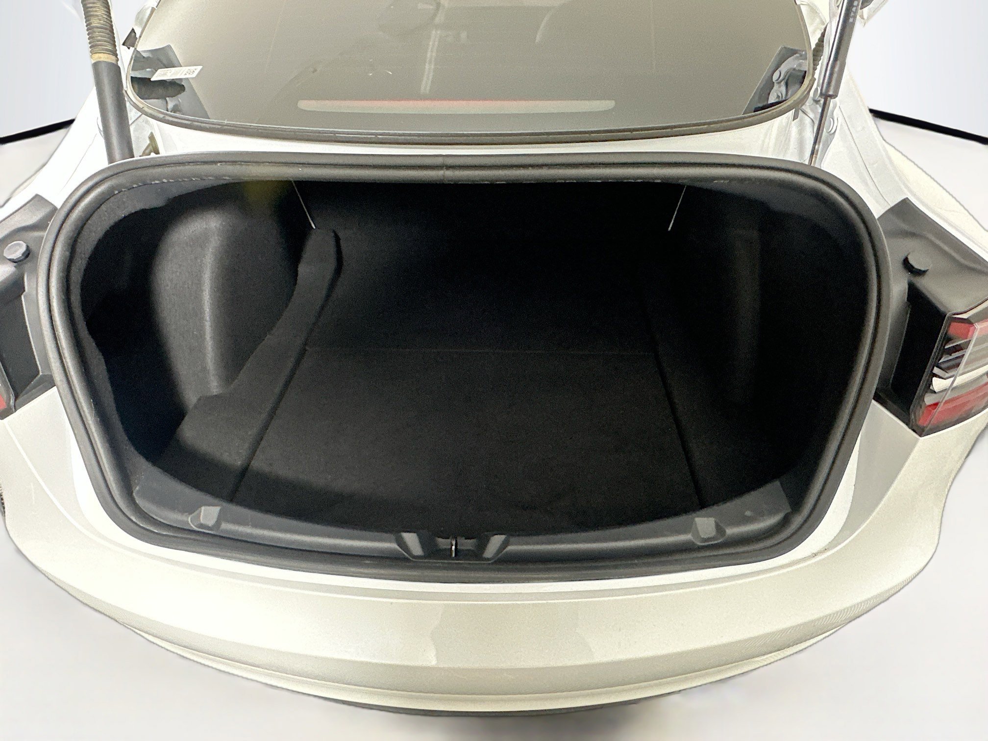 Used 2023 Tesla Model 3 Performance image 29