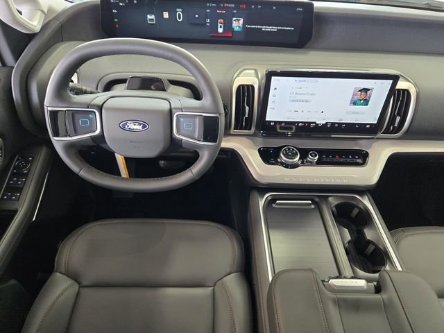 New 2025 Ford Expedition Active image 19