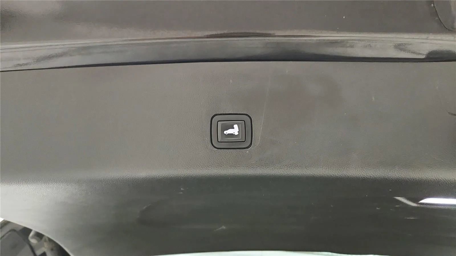 Used 2018 Chevrolet Traverse LT image 22