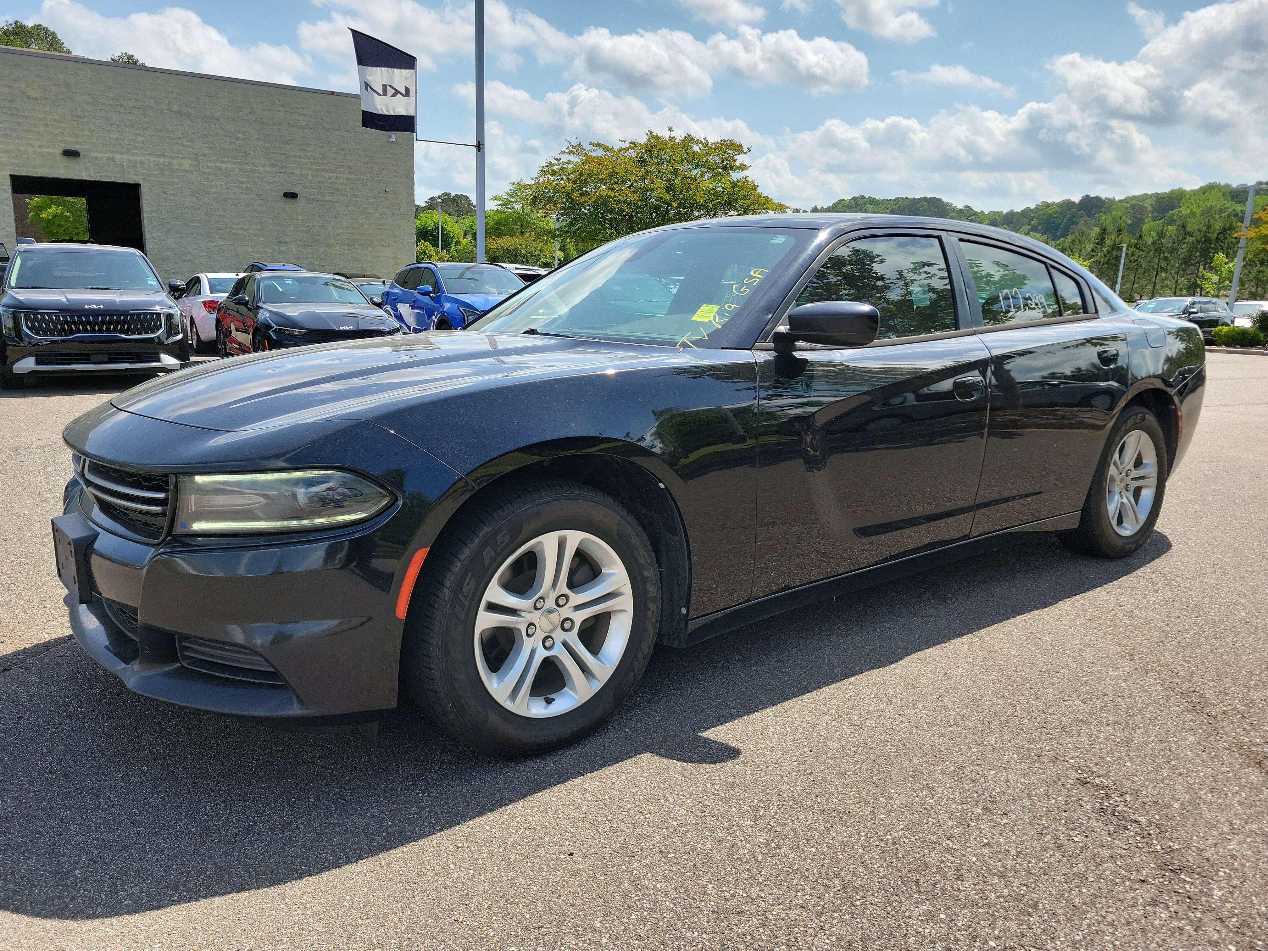 Used 2016 Dodge Charger SE RWD image 19