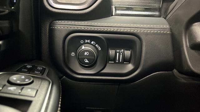 Used 2023 RAM 2500 Limited AWD/4WD image 31
