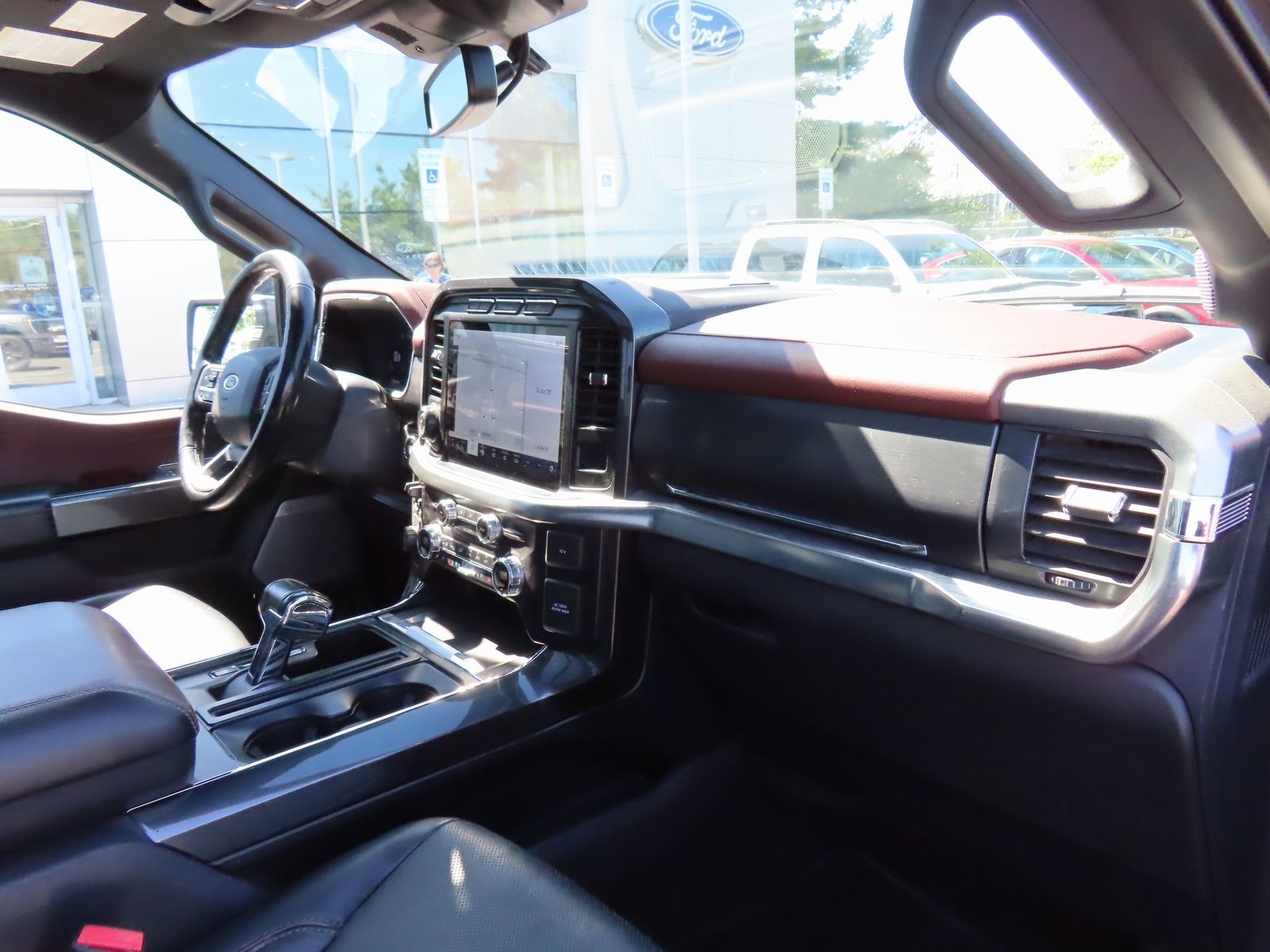 Used 2021 Ford F150 Lariat w/ Equipment Group 502A High image 19