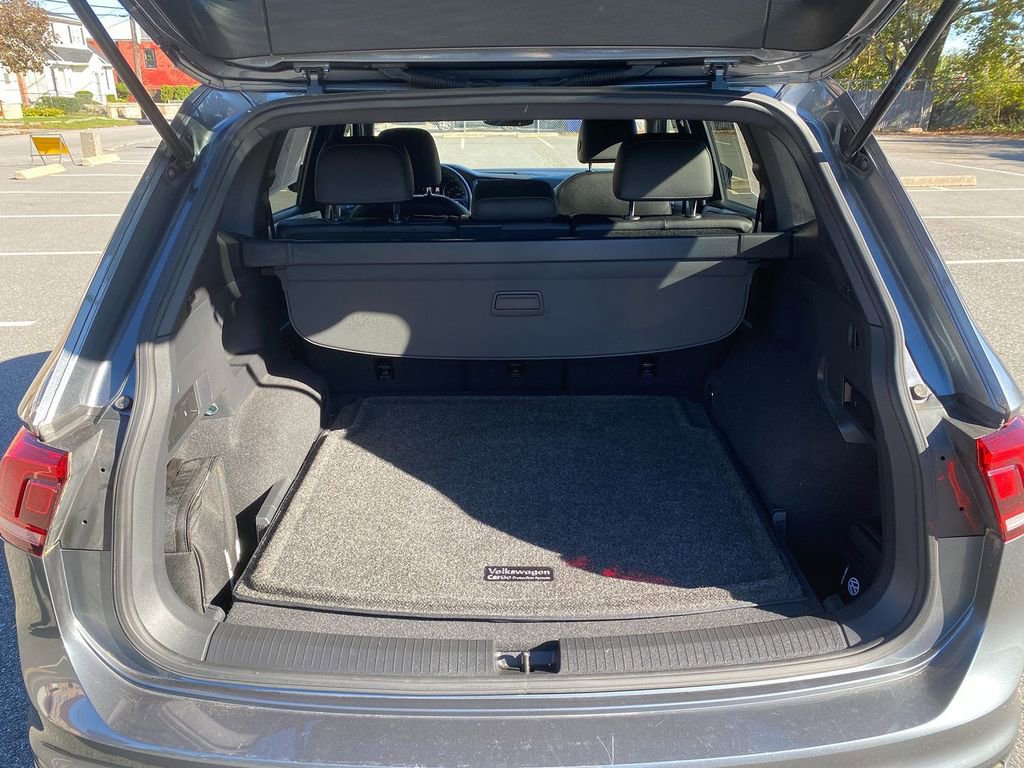 Used 2020 Volkswagen Tiguan SE R-Line image 25