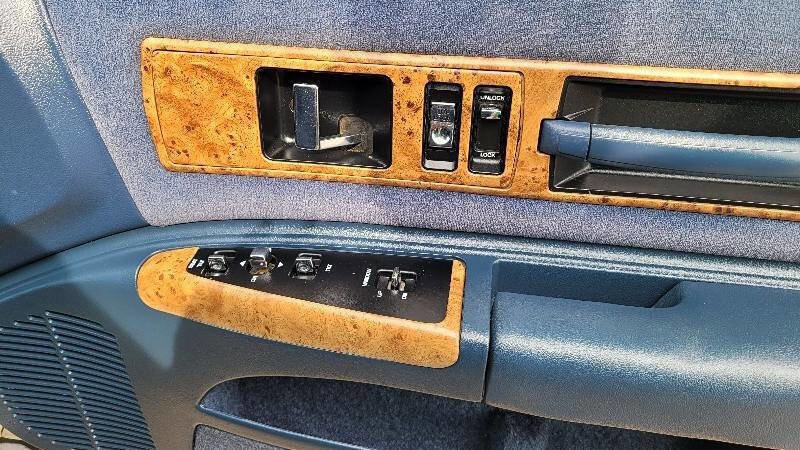 Used 1993 Chevrolet Caprice Classic LS image 19