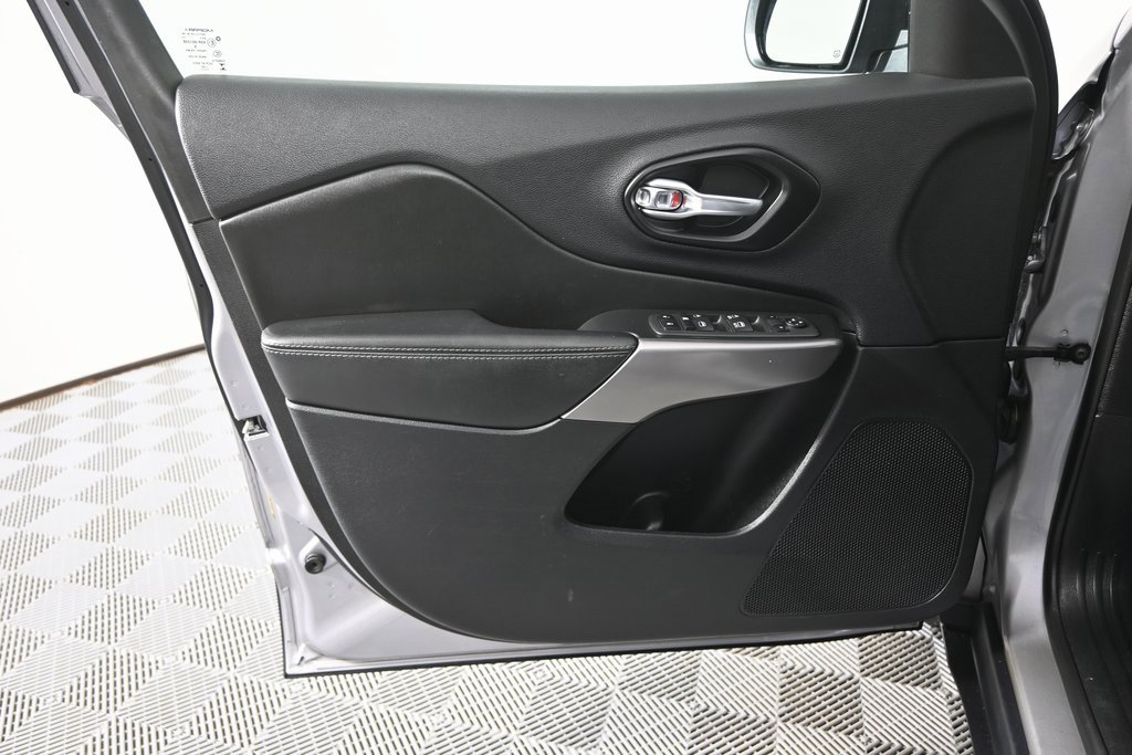 Used 2022 Jeep Cherokee Latitude Lux image 19