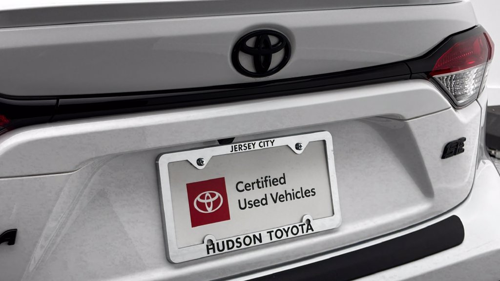 Used 2026 Toyota Corolla SE w/ SE Package FWD image 8