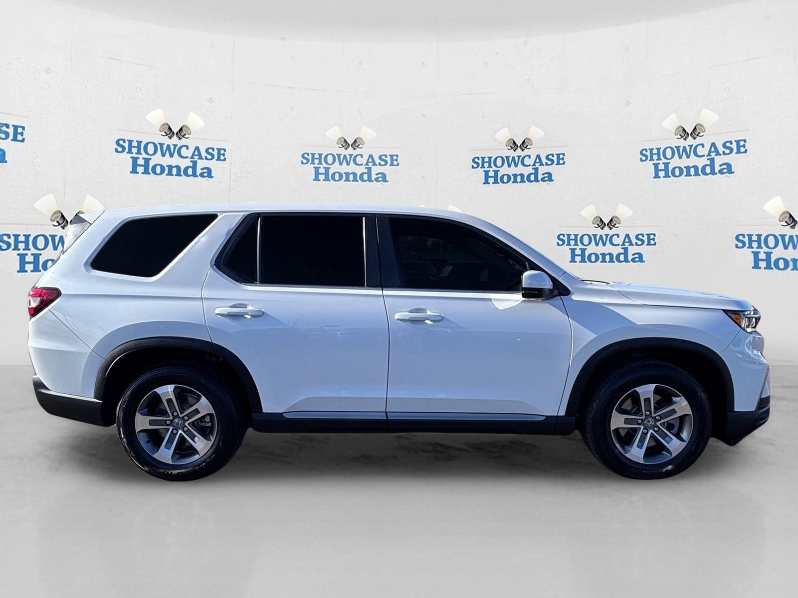 Certified 2024 Honda Pilot EX-L image 9