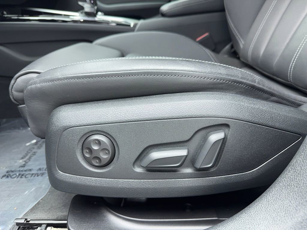 Used 2023 Audi A4 2.0T Premium w/ Convenience Package image 39