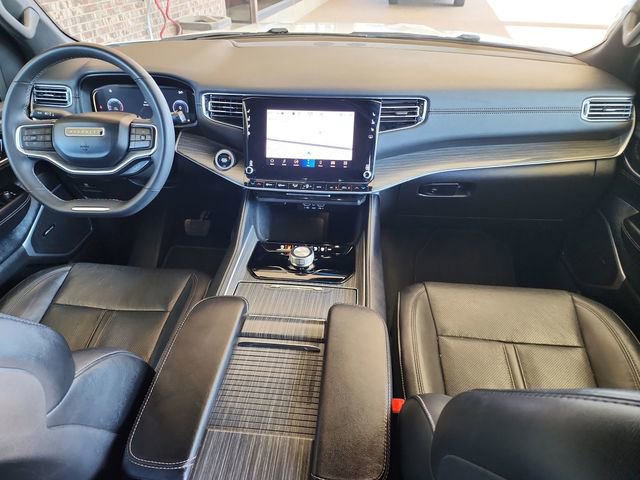 Used 2024 Jeep Wagoneer Series II w/ Flexible Seating Group image 13