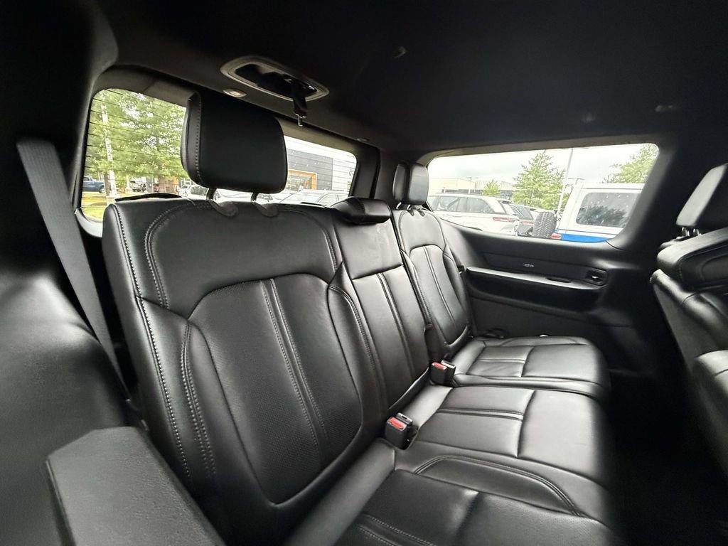 Used 2023 Jeep Wagoneer 4WD image 16