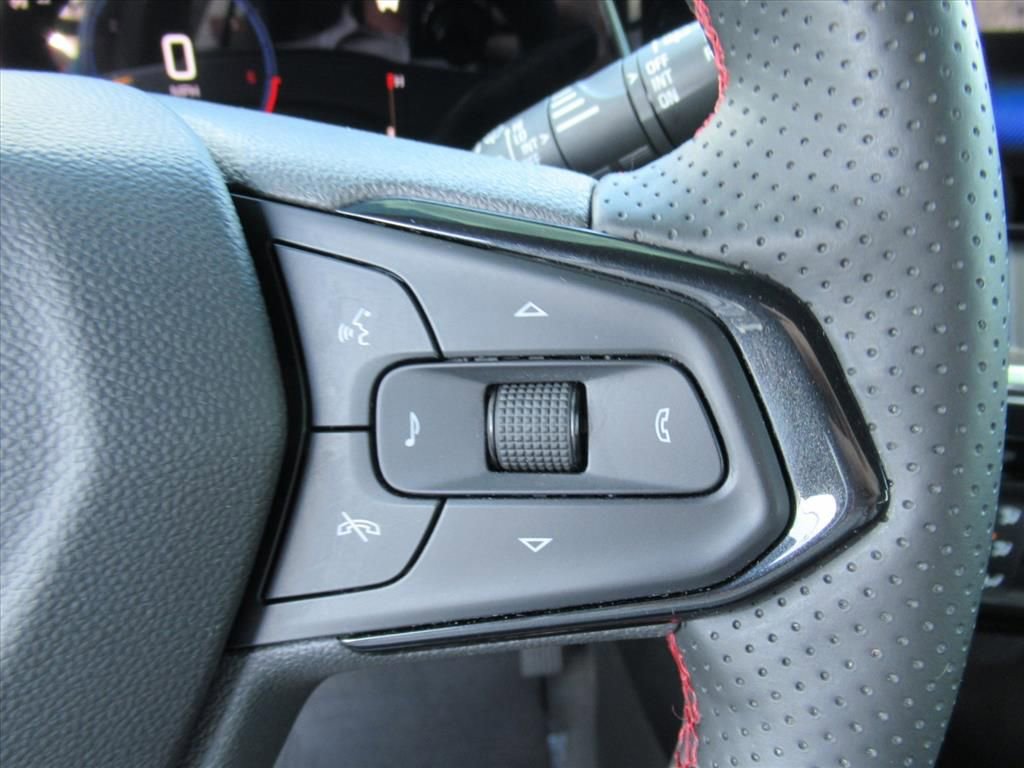 Used 2025 Chevrolet Trax RS image 20