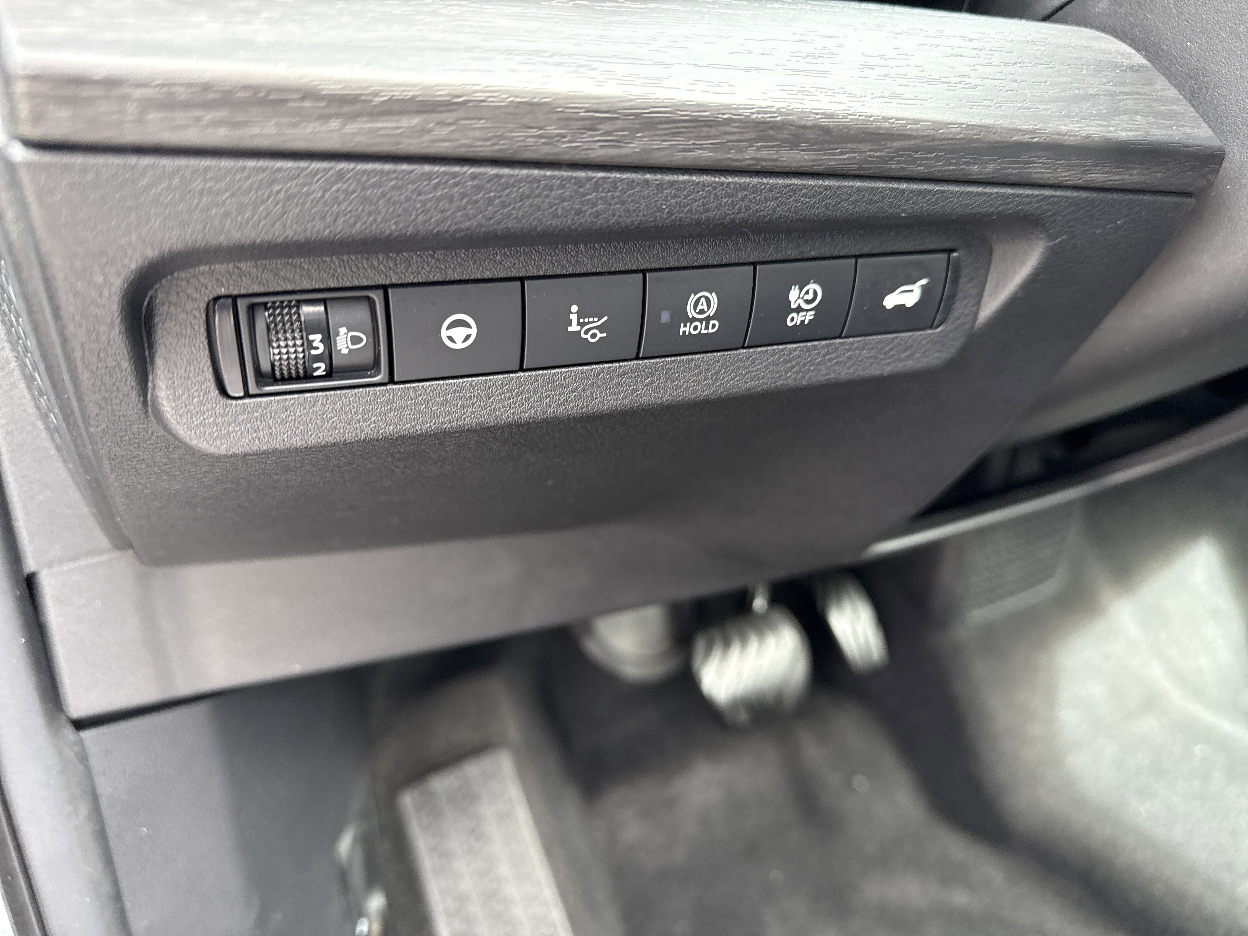 Certified 2023 Nissan Ariya AWD/4WD image 19