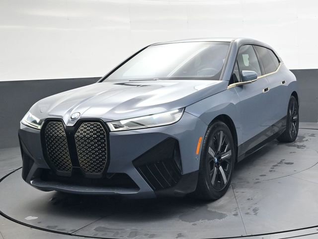 Used 2023 BMW iX xDrive50 w/ Premium Package image 10