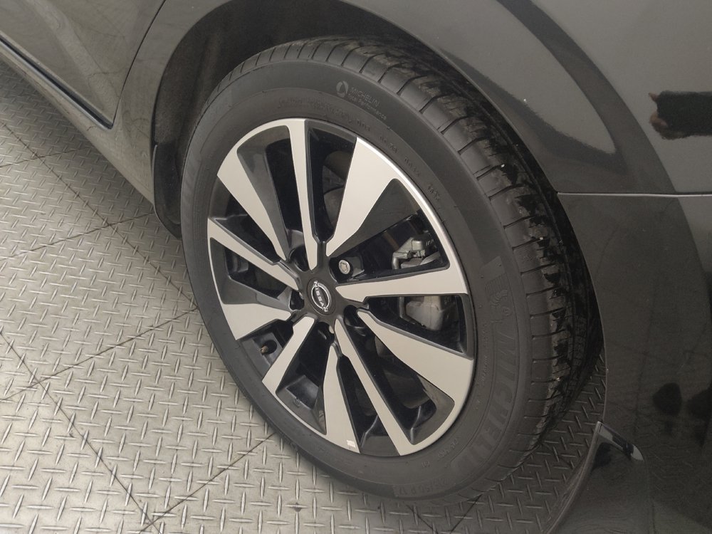Used 2024 Nissan Sentra SV w/ SV Premium Package FWD image 31