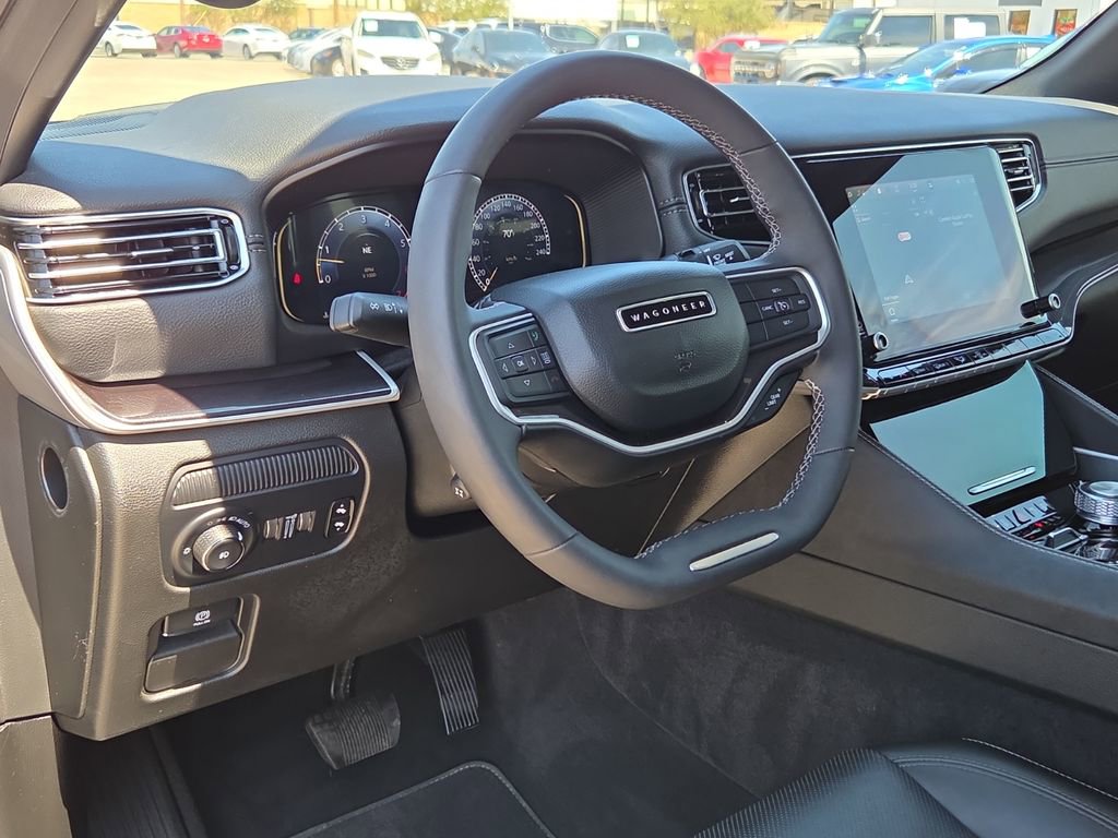 Used 2024 Jeep Wagoneer 4WD image 14