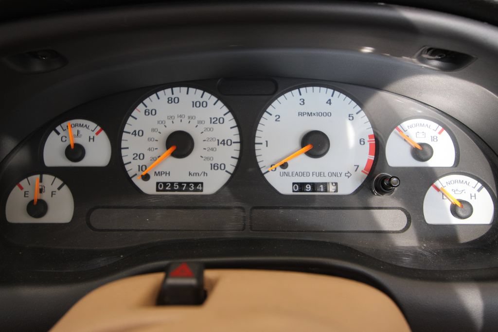 Used 1994 Ford Mustang GT RWD image 9