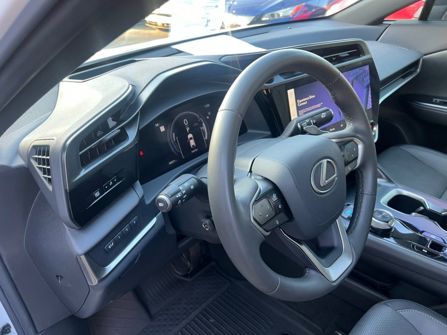 Used 2023 Lexus RZ 450e Premium image 11