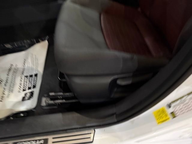 Used 2023 Toyota Corolla SE w/ Body Protecting Package (TMS) image 24