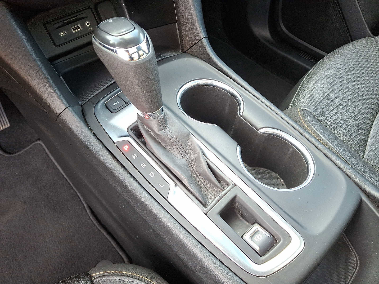 Used 2020 Chevrolet Equinox LT w/ Midnight Edition image 17