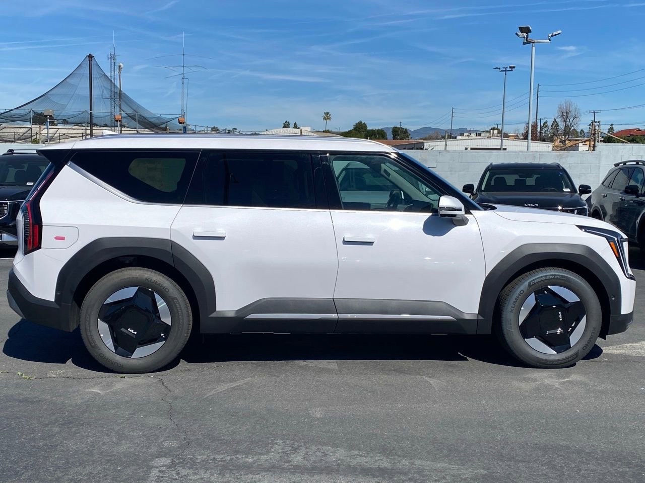 New 2026 Kia EV9 Wind AWD/4WD image 2