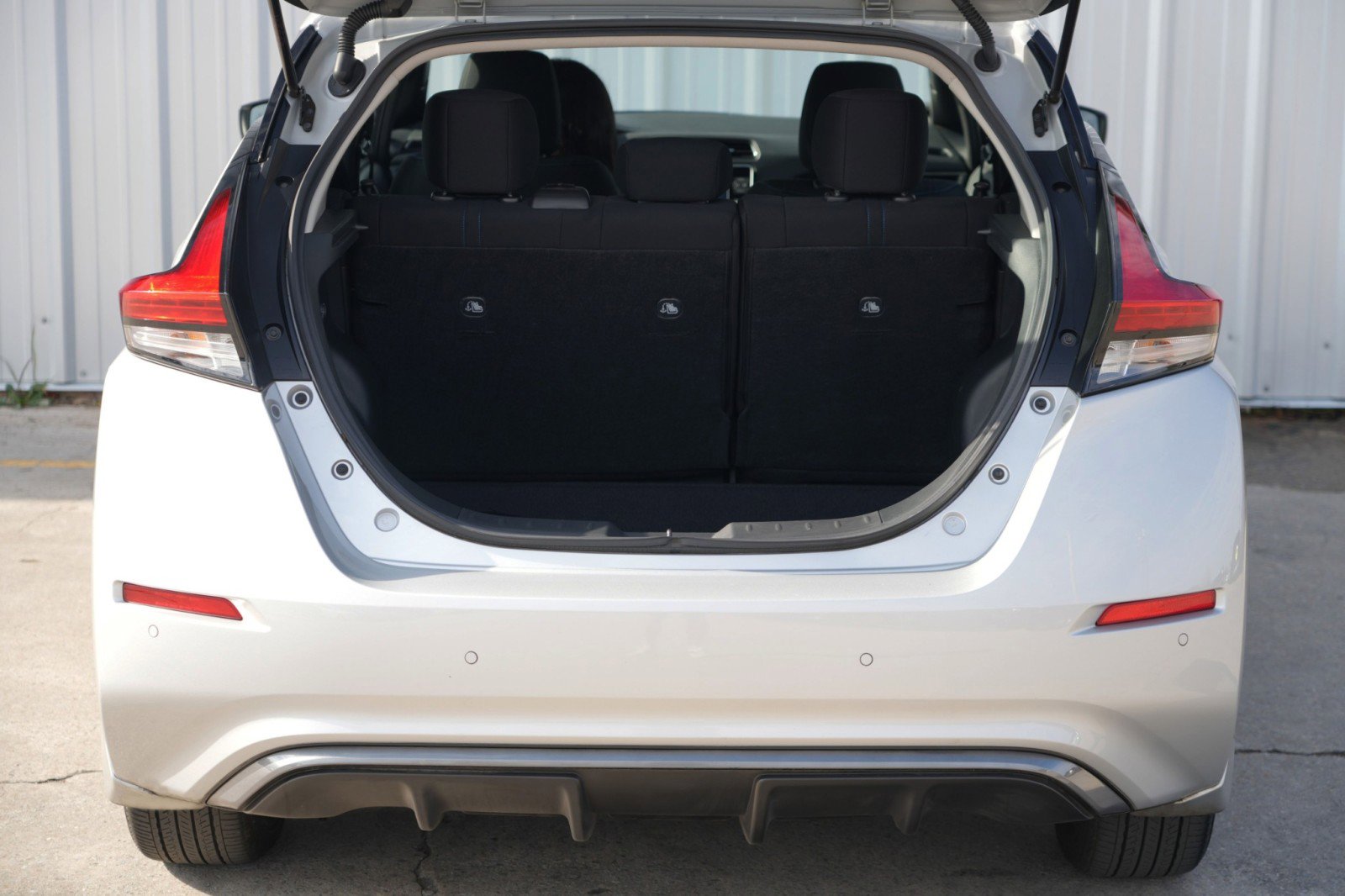 Used 2023 Nissan Leaf S image 9