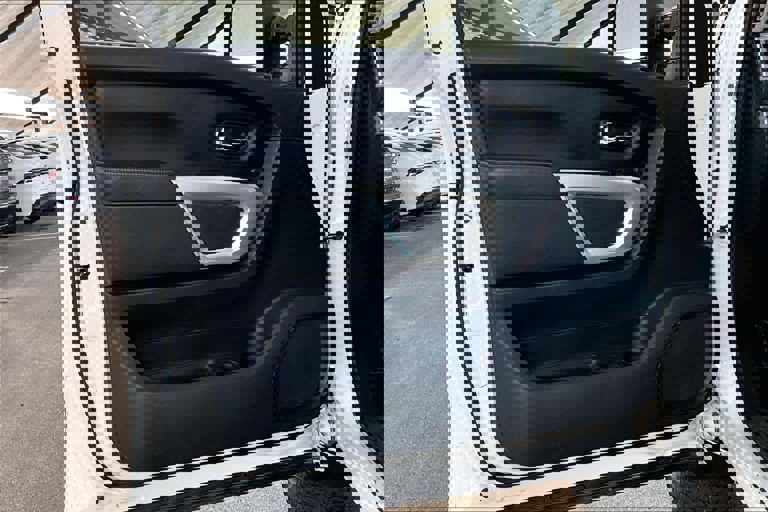 Used 2017 Nissan Titan PRO-4X image 21