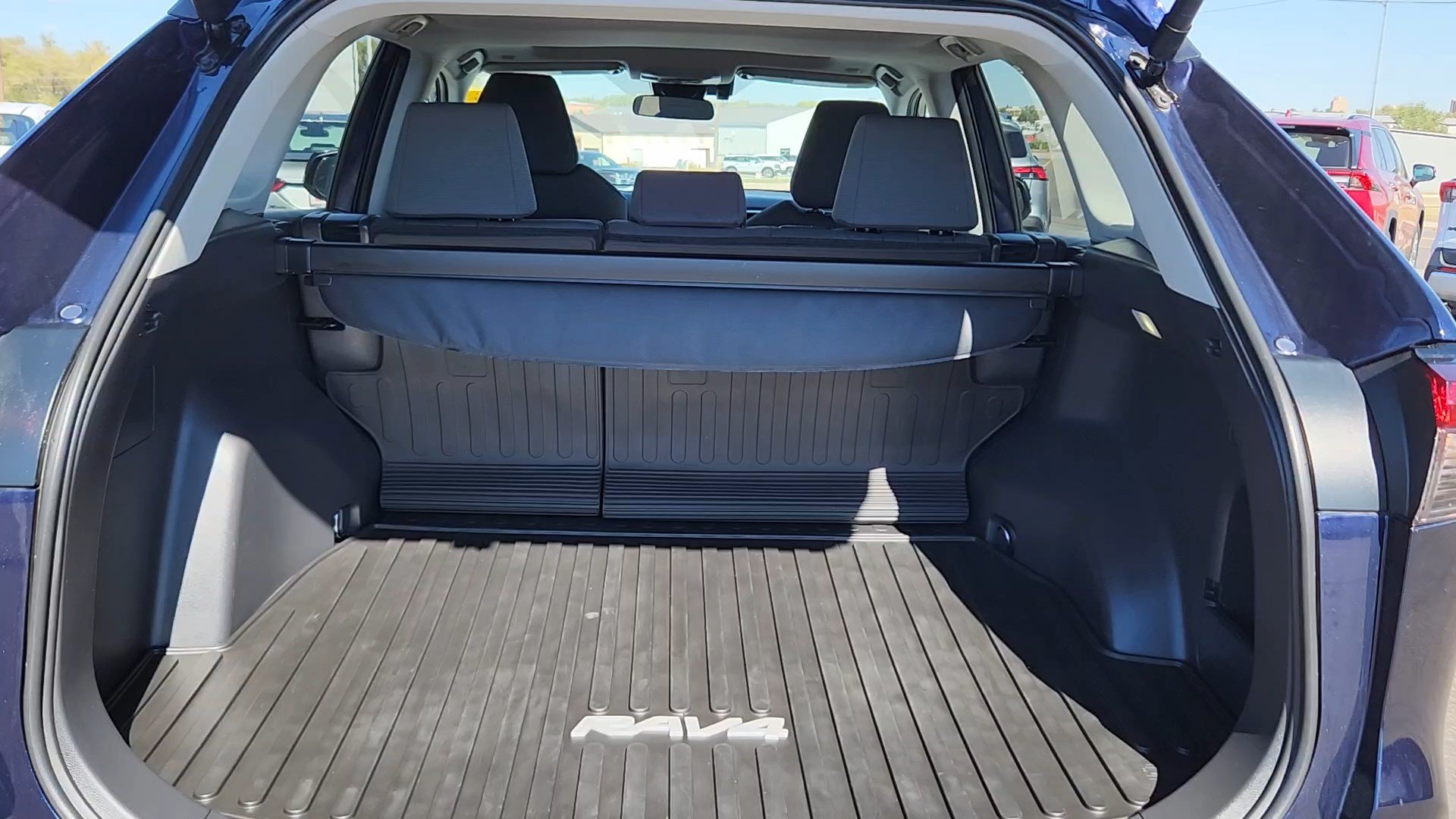 Used 2025 Toyota RAV4 XLE w/ Convenience Package AWD/4WD image 19