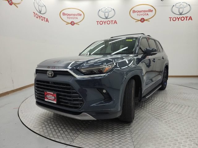 Certified 2025 Toyota Grand Highlander AWD image 2