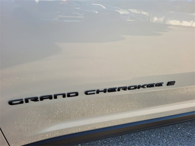 New 2025 Jeep Grand Cherokee L Limited w/ Black Appearance Package image 3